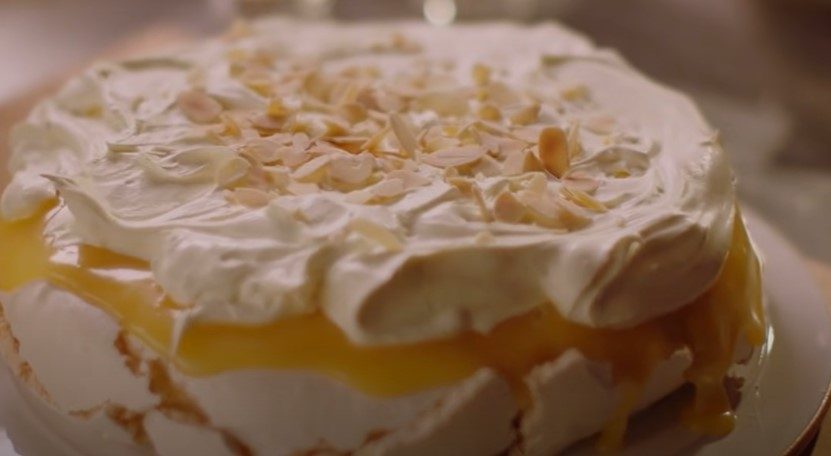 Frozen Lemon Pavlova