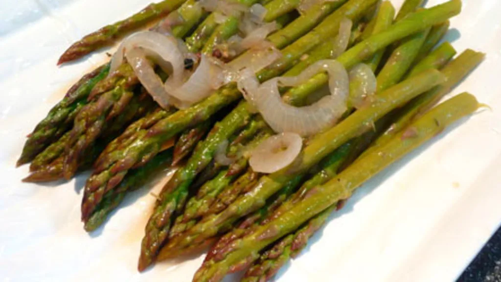 Dish of Asparagus Simmered in Onions, Garlic, and Lemon