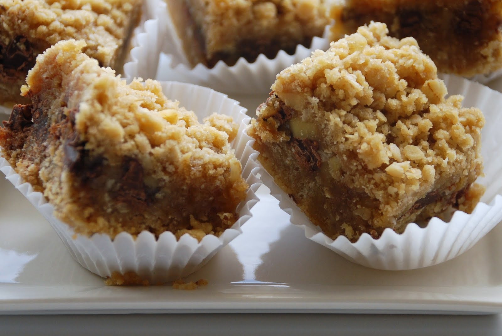 Delicious Oatmeal Carmelitas