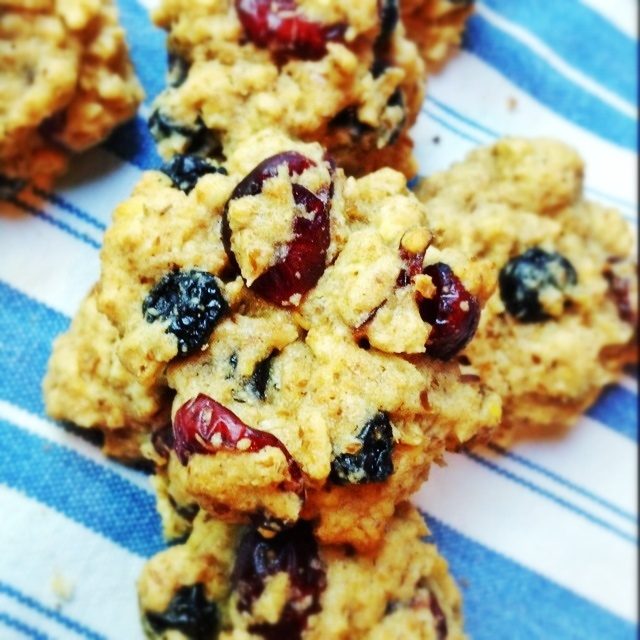 Oatmeal Dried Fruit Cookies