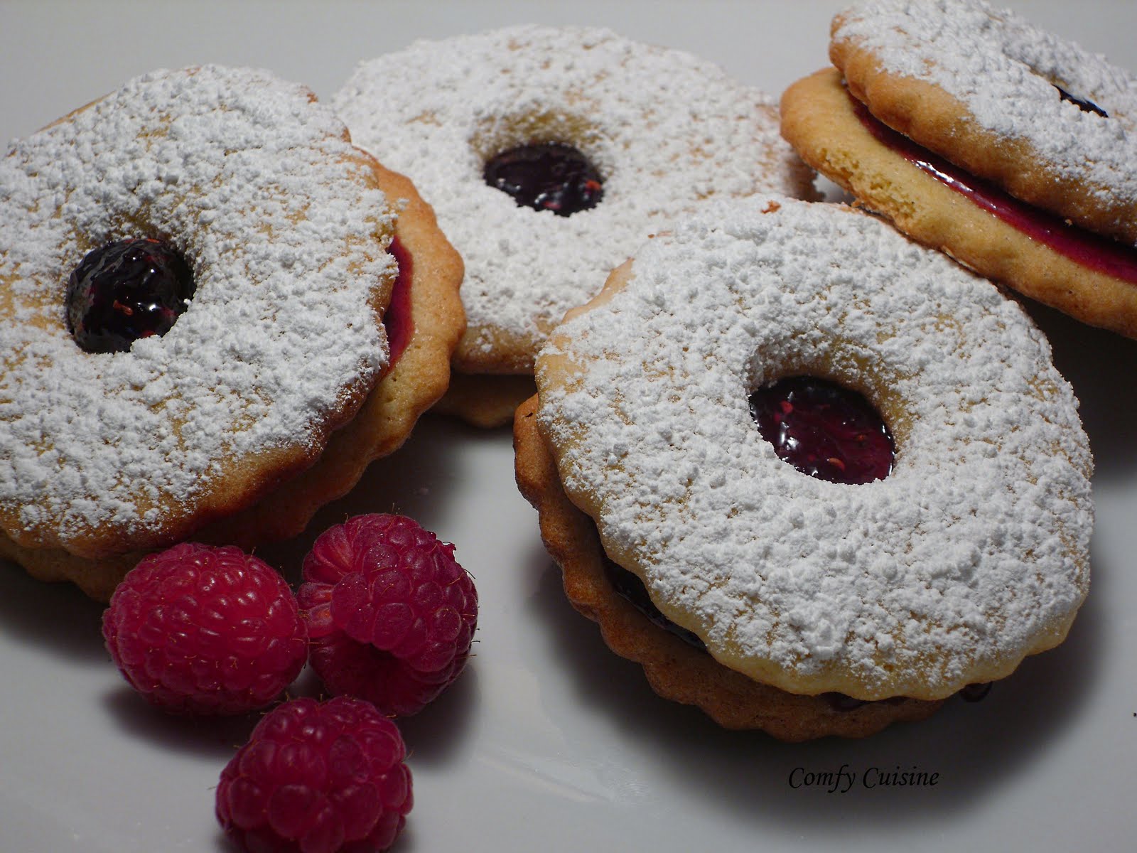 Linzer Tarts