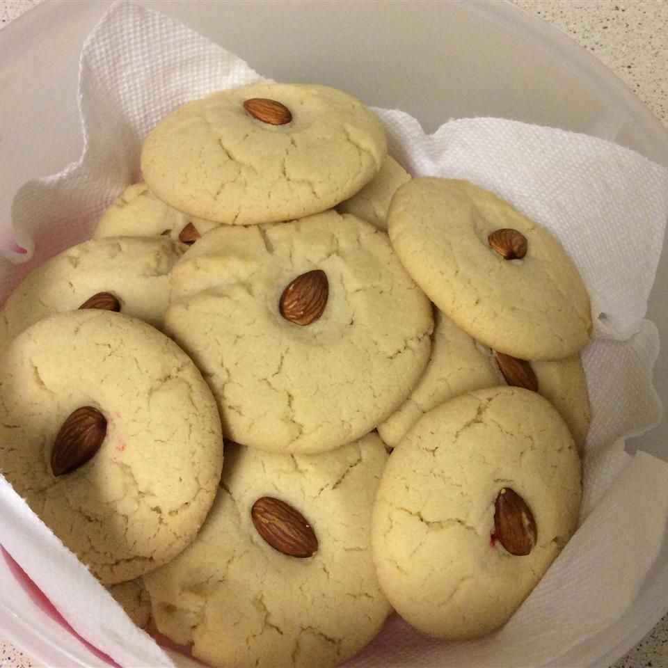 Delicious Almond Cookies