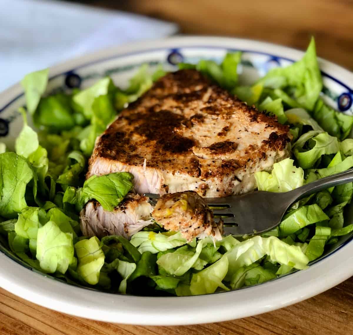 Fresh Blackened Tuna with Salad Greens