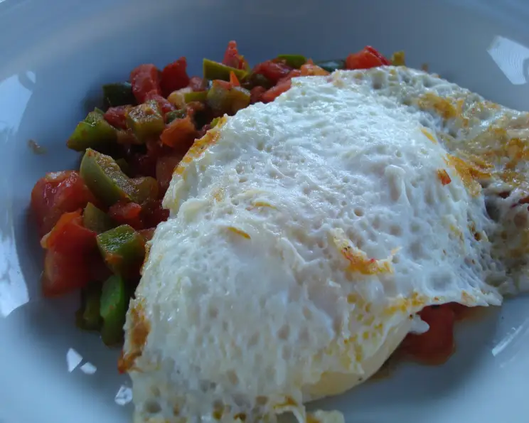 Tastira (Tunisian Fried Peppers and Eggs)