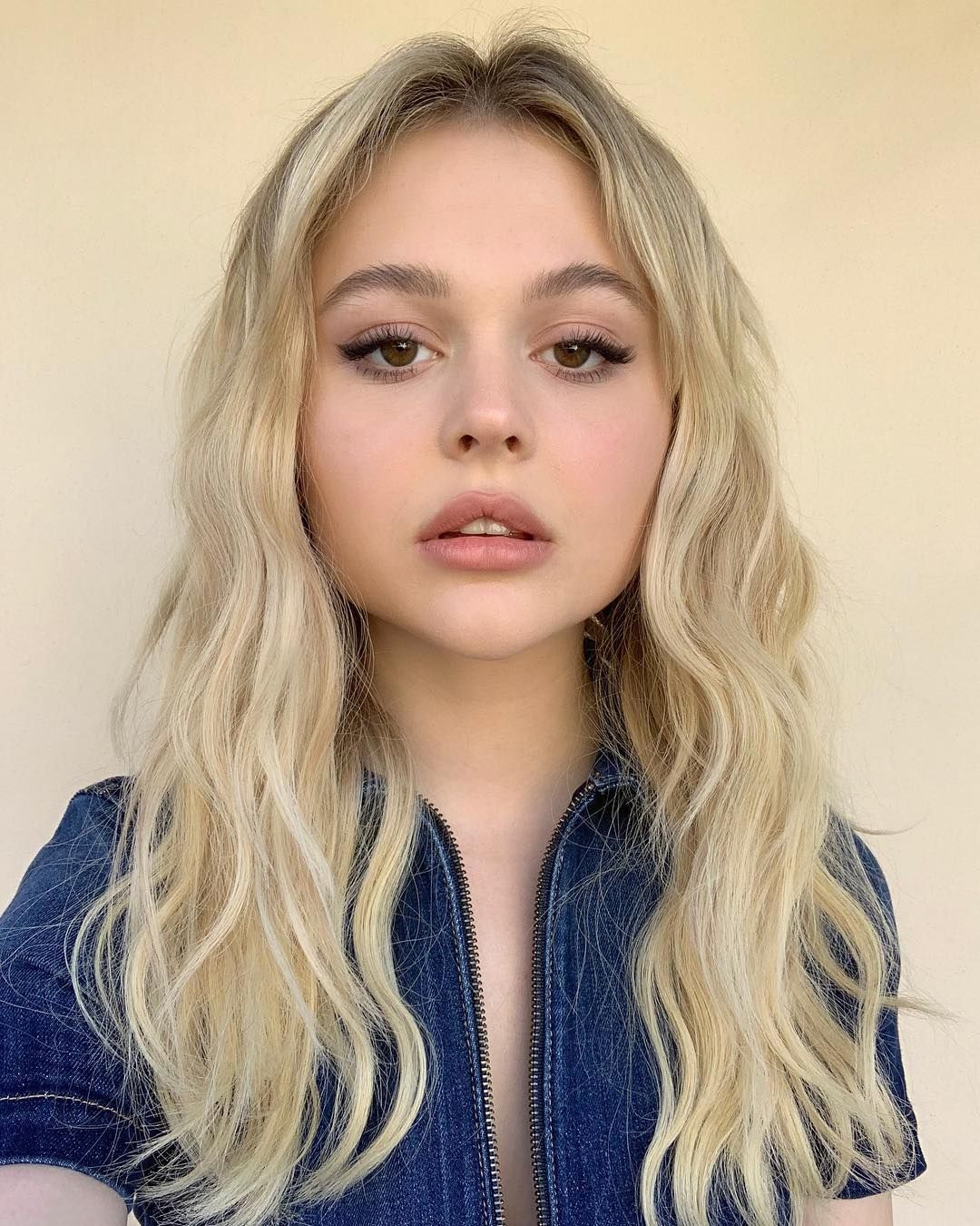 Delicious pancakes topped with fresh berries and syrup