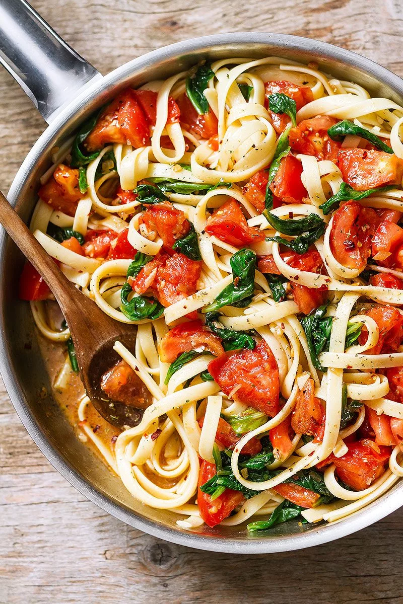 Chicken Pasta with Tomato and Spinach