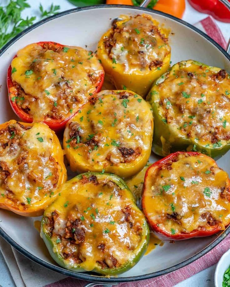 Easy Stuffed Bell Peppers with Ground Beef and Rice