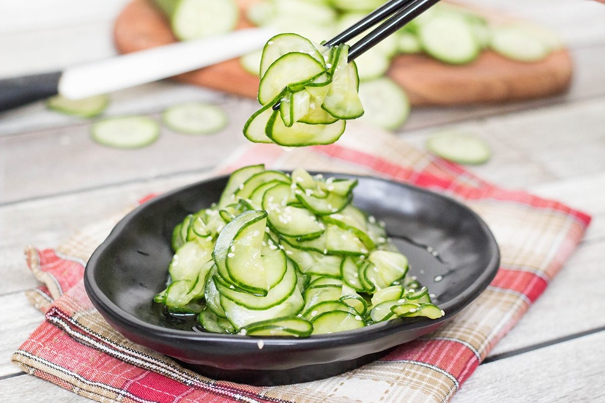 Japanese Cucumber Salad (Sunomono)