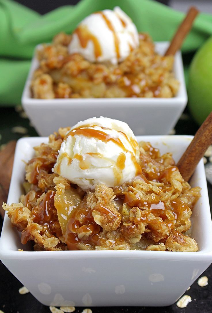 Delicious Caramel Apple Crisp