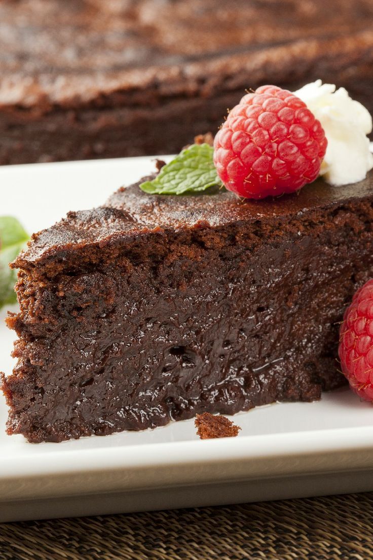 Amazing Slow Cooker Chocolate Cake