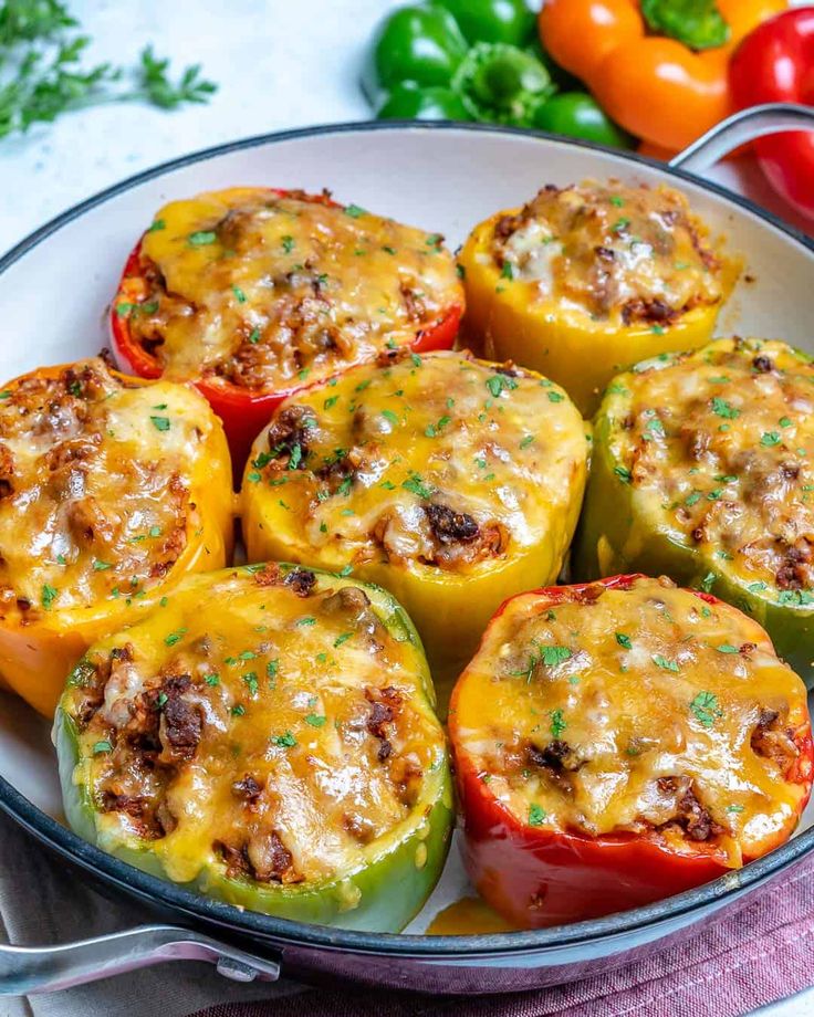 Easy Stuffed Bell Peppers with Ground Beef and Rice