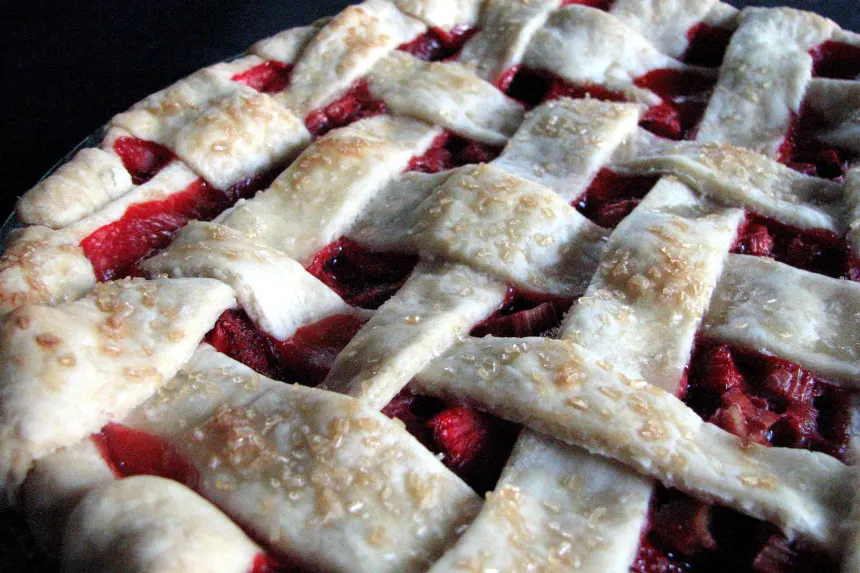 A delicious Strawberry-Rhubarb Pie