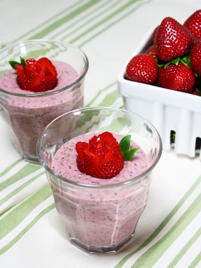 Raw Vegan Strawberry Chia Pudding