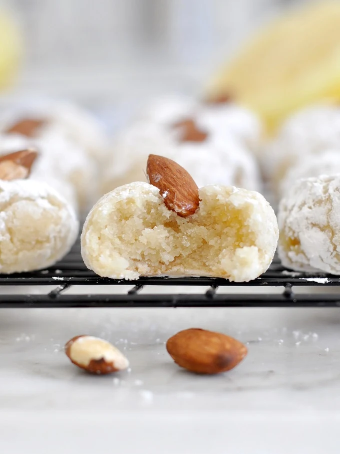 Sicilian Almond Cookies