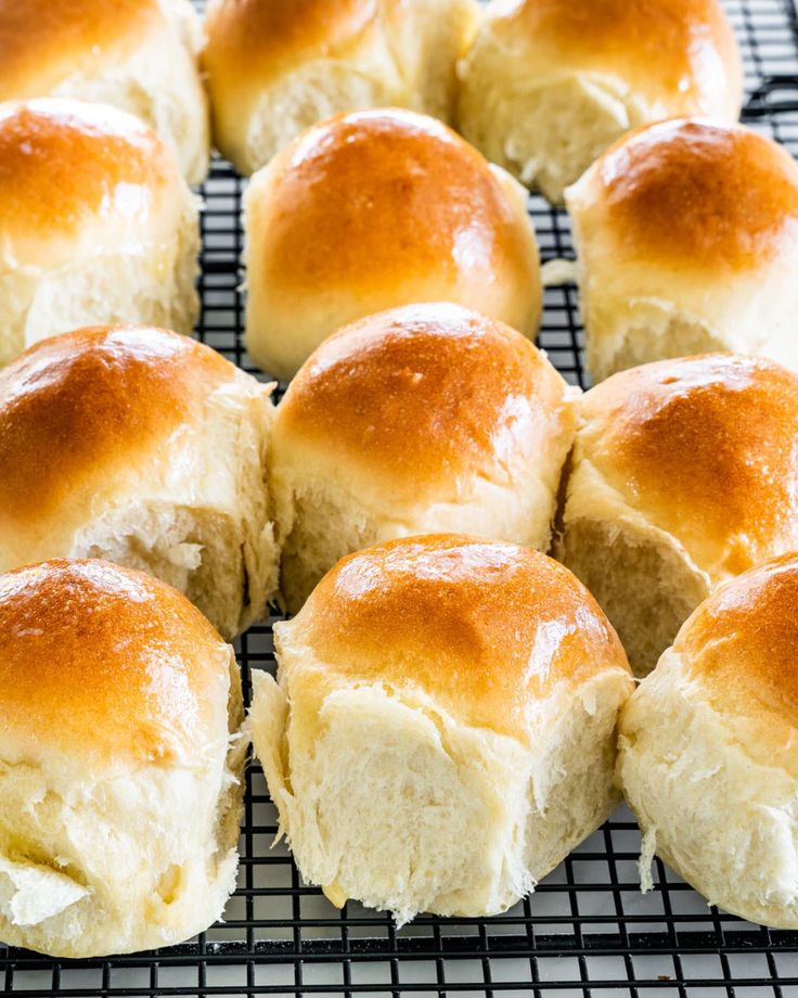 Quick Yeast Dinner Rolls