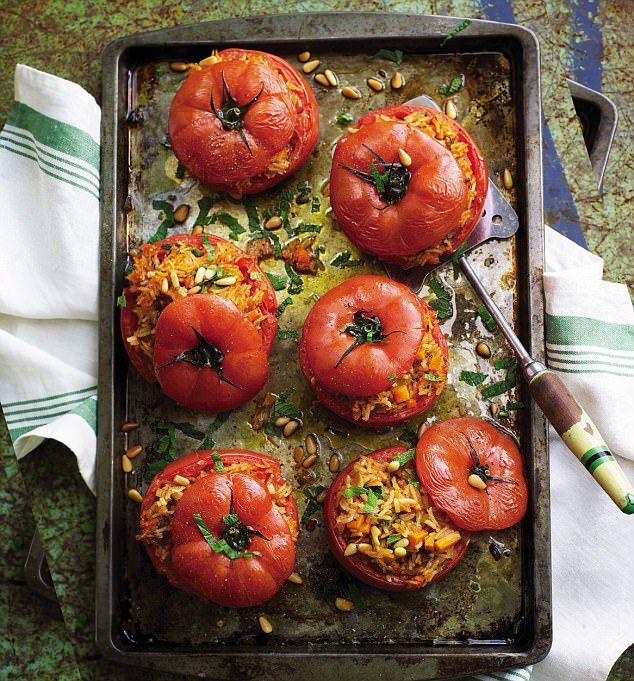 Baked rice stuffed beef tomatoes
