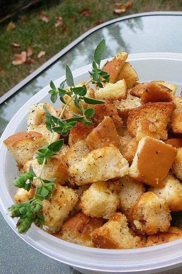 Old Hamburger Bun Croutons