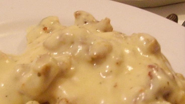 Lewis' Midwestern Sausage Gravy