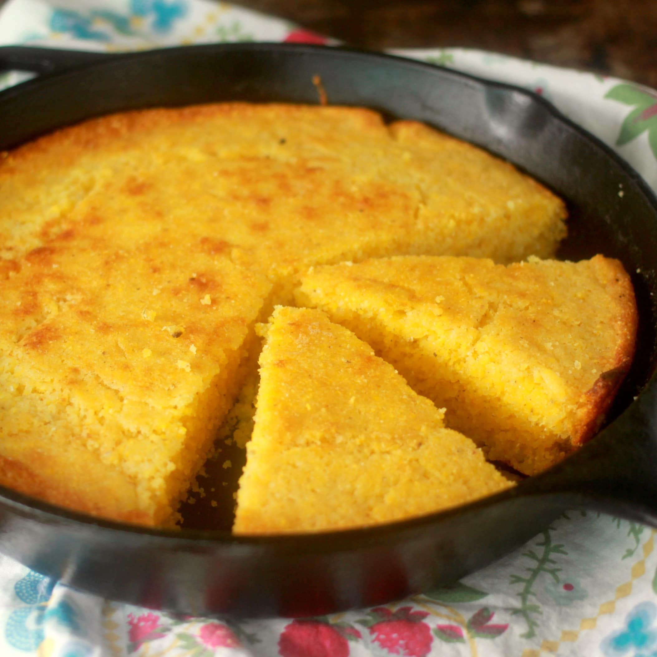 Easy Moist Cornbread