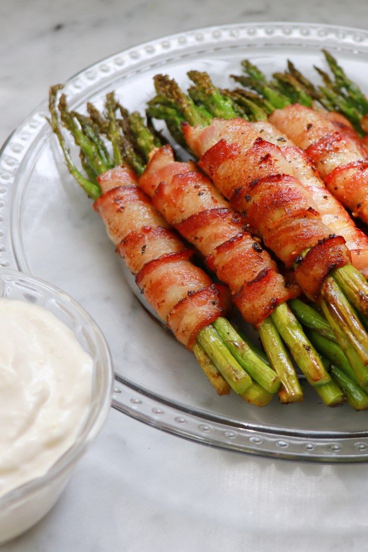 Keto Bacon-Wrapped Asparagus with Lemon Aioli