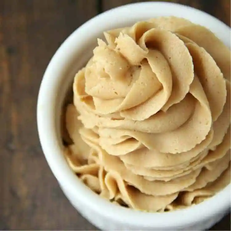 Easy Fluffy Peanut Butter Frosting