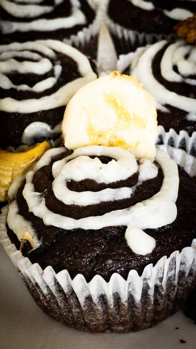 Banana Chocolate Chip Cupcakes With Cream Cheese Frosting