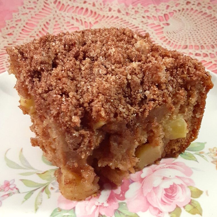 Apple Spice Coffee Cake