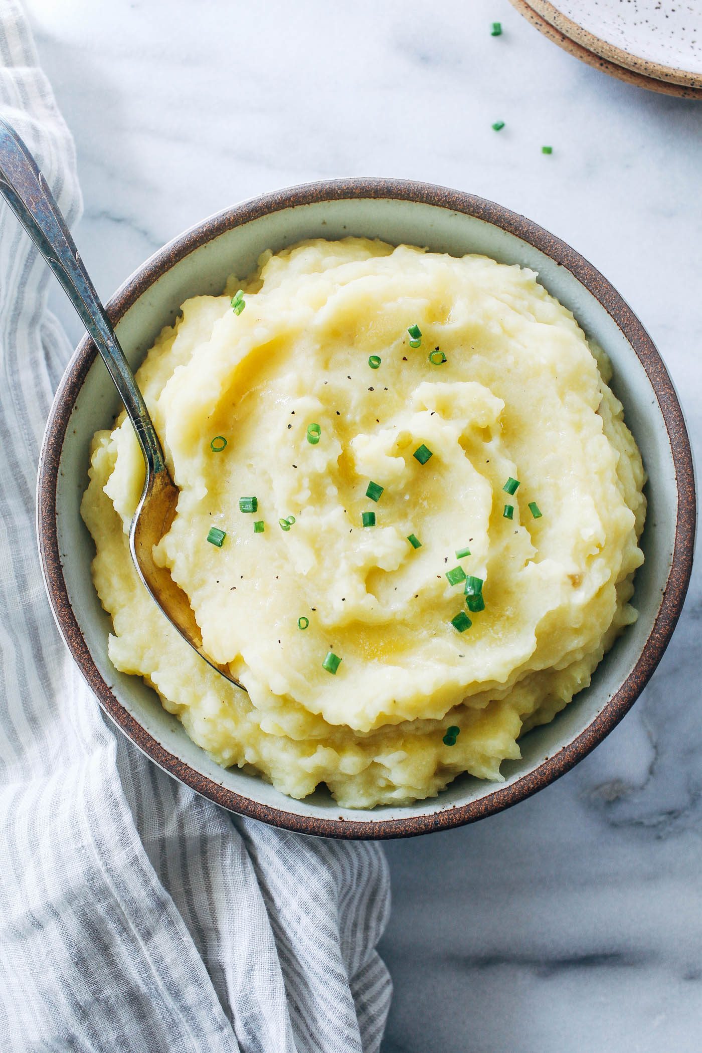 Bowl of Easy Vegan Mashed Potatoes