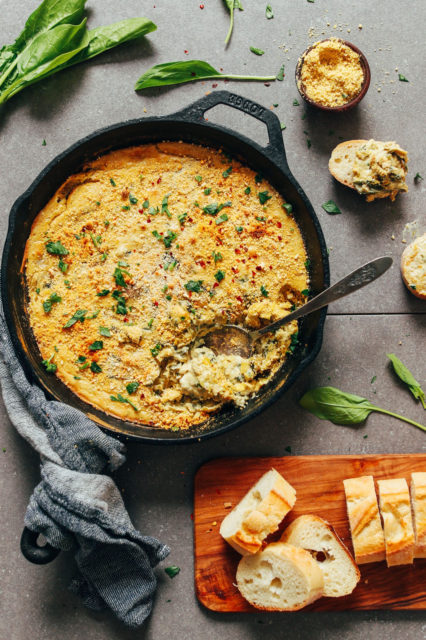Cheesy Vegan Spinach and Artichoke Dip
