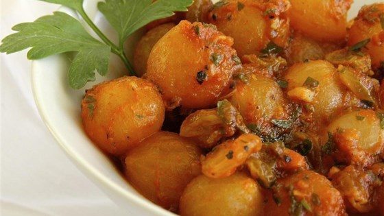 Onions In Raisin Sauce