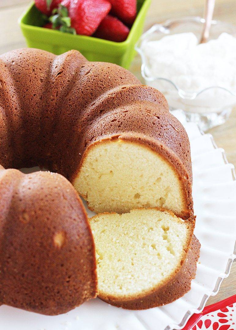Old-Fashioned Buttermilk Pound Cake