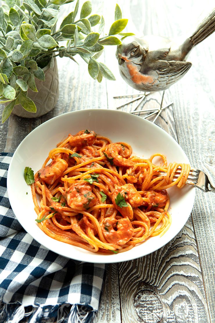 Spaghetti With Shrimp In Creamy Tomato Sauce