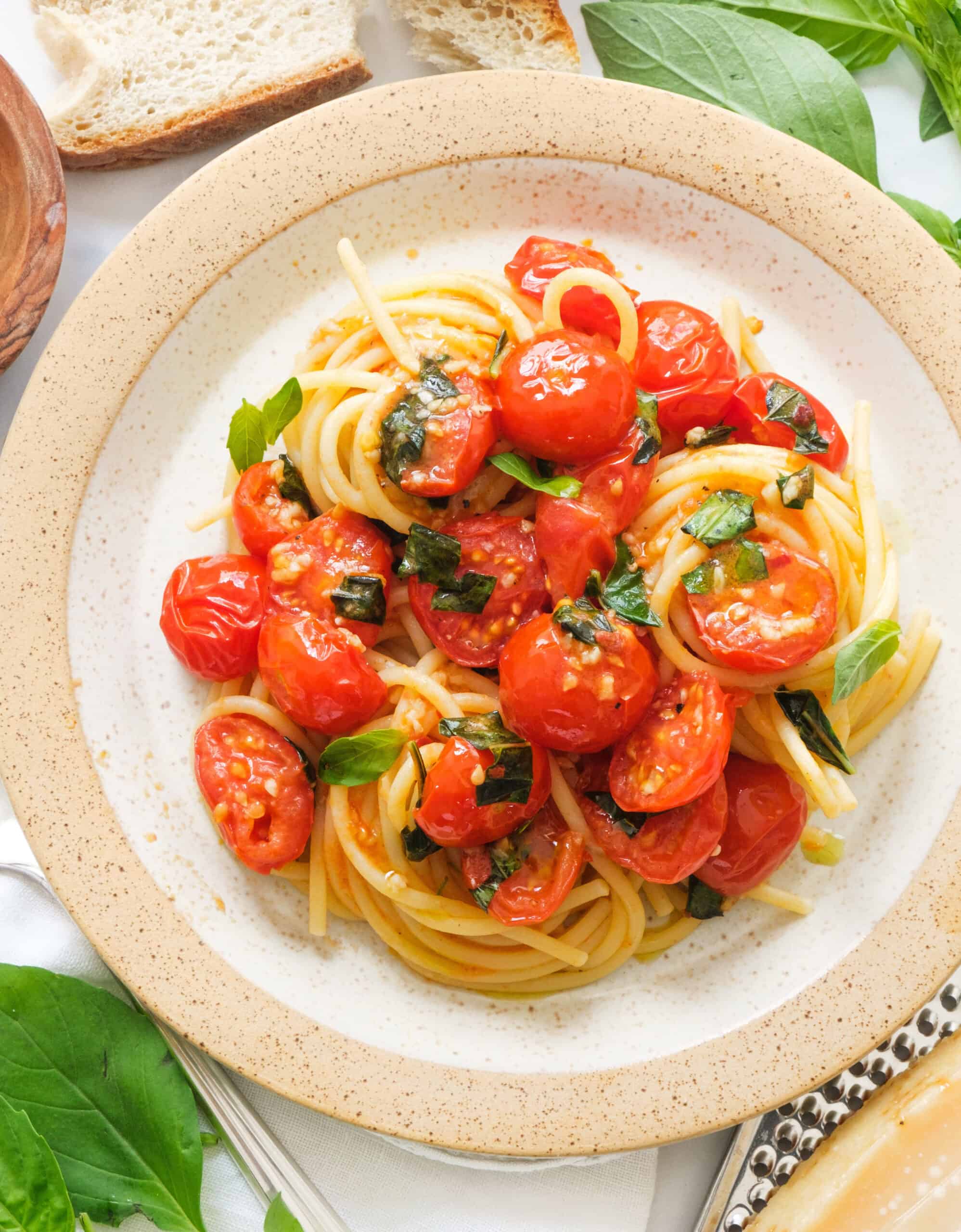 Tomato Basil Pasta - Ready in 15 minutes!