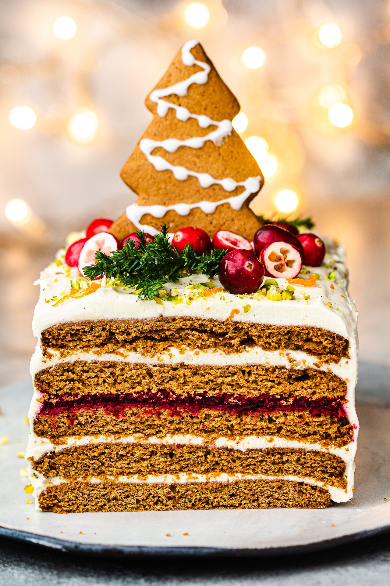 Vegan gingerbread cake with custard buttercream