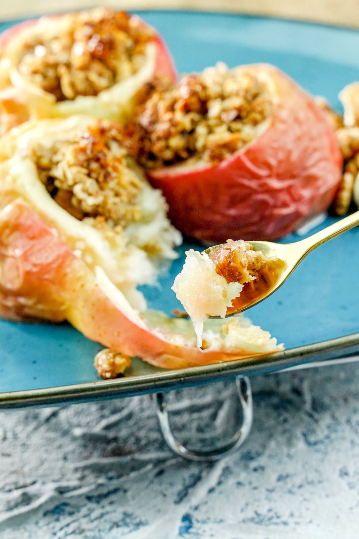 Baked Apples with Oatmeal Filling