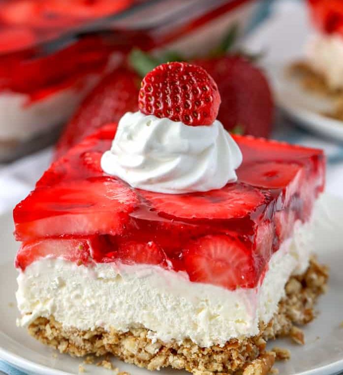 Strawberry Pretzel Salad Frozen