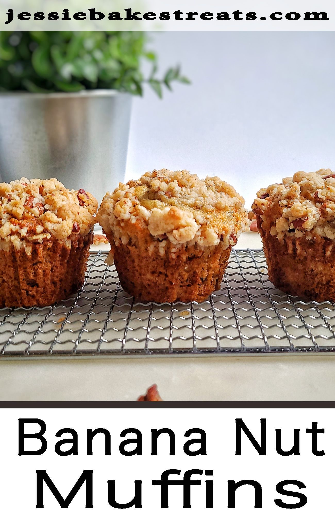 Banana nut crunch muffins