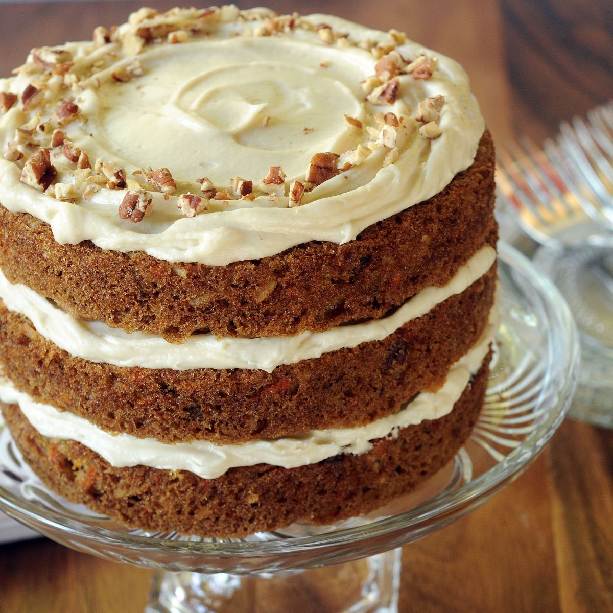 A delicious carrot cake without pineapple, perfect for celebrations.